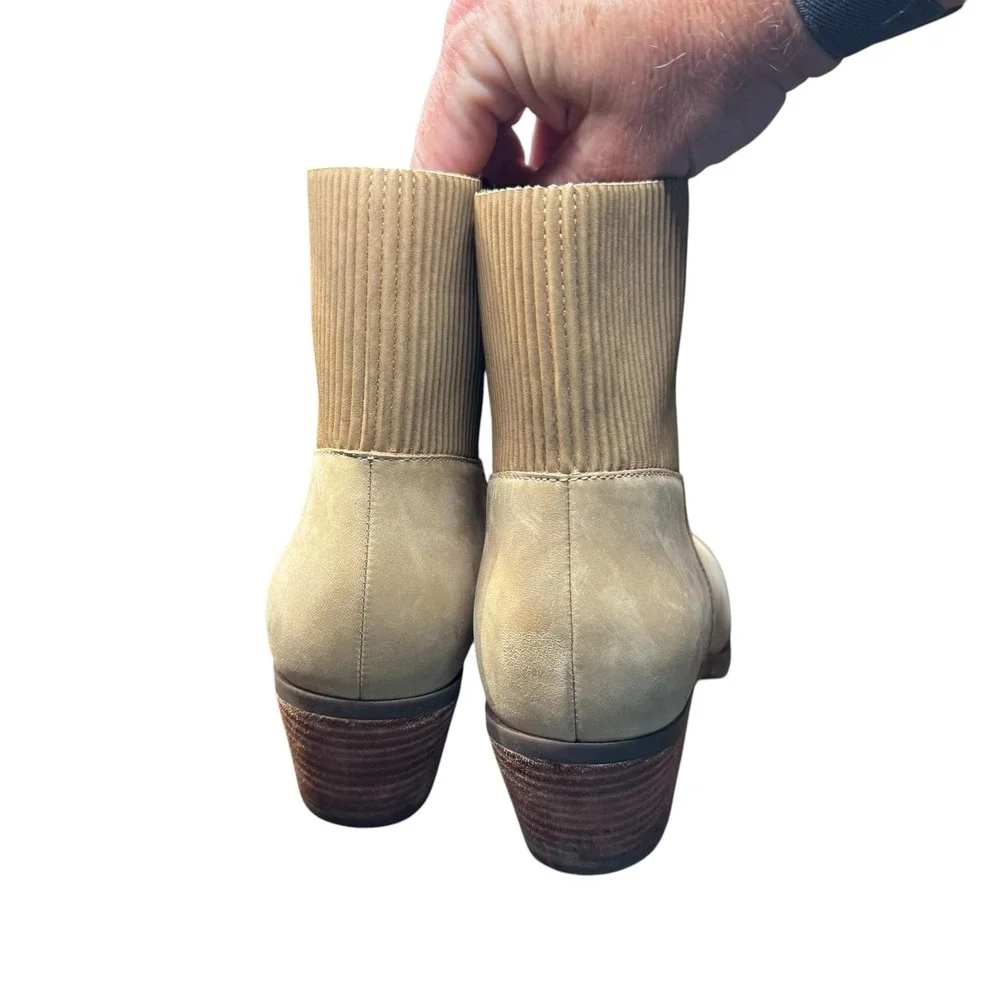 Vionic Shantelle Booties Womens Size 9.5 Beige‎ Leather Waterproof Ankle Zip